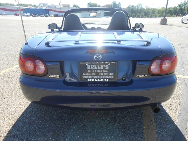 Mazda MX-5 Miata 2003 photo 4