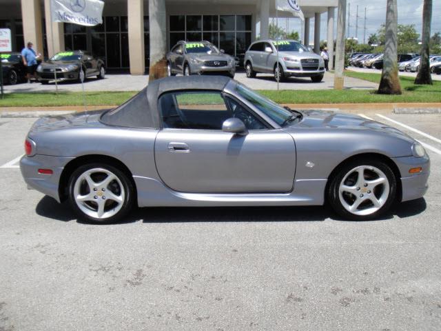 Mazda MX-5 Miata 2003 photo 3