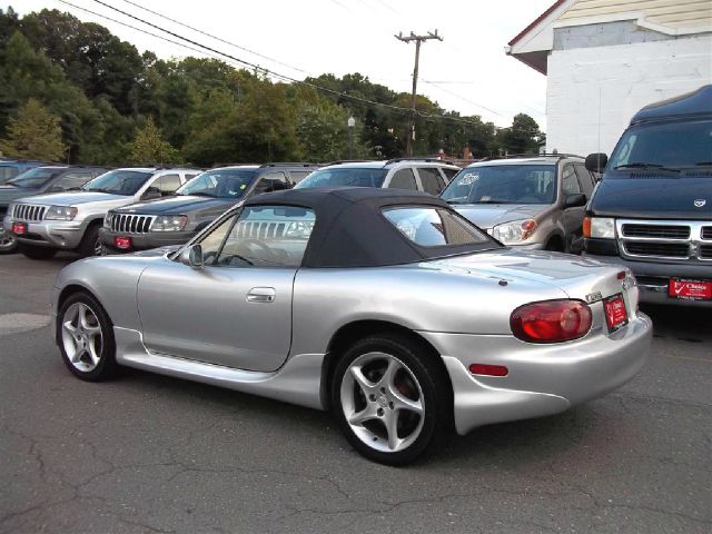 Mazda MX-5 Miata 2003 photo 2