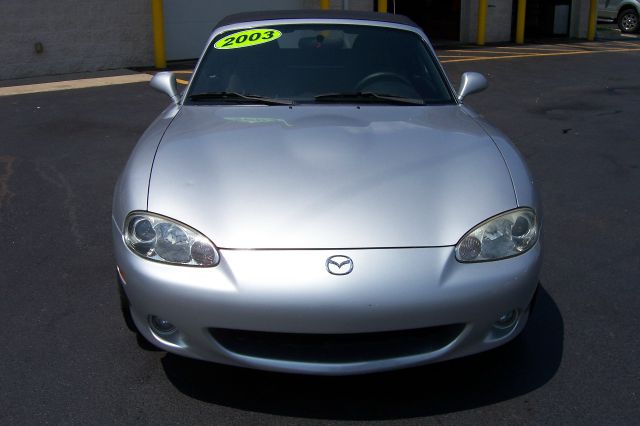 Mazda MX-5 Miata 2003 photo 2