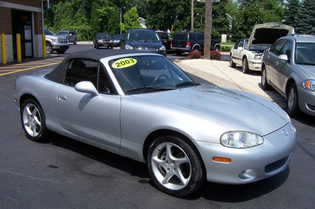 Mazda MX-5 Miata 2003 photo 3