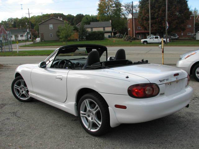 Mazda MX-5 Miata 2004 photo 3