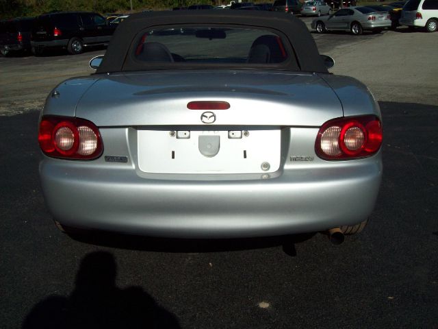 Mazda MX-5 Miata 2004 photo 10