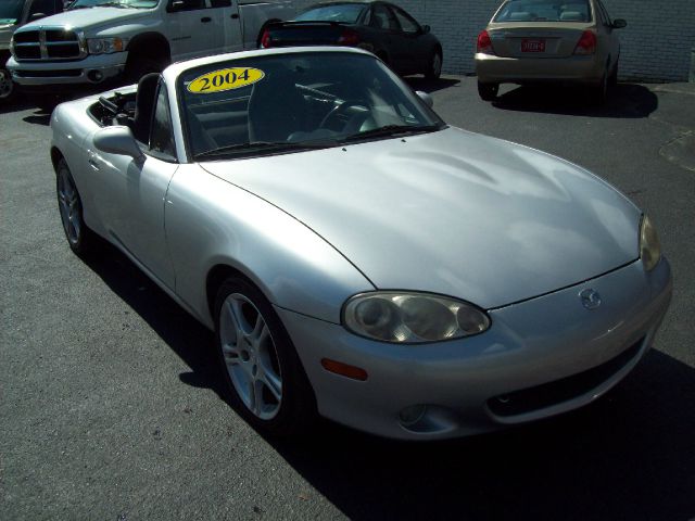 Mazda MX-5 Miata 2004 photo 17