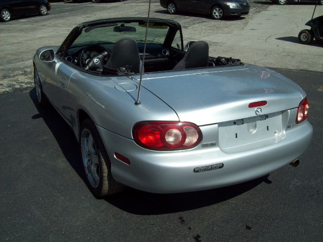 Mazda MX-5 Miata 2004 photo 19