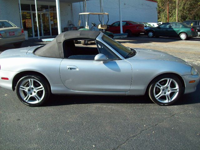 Mazda MX-5 Miata 2004 photo 20