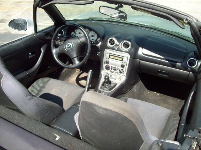 Mazda MX-5 Miata 2004 photo 21