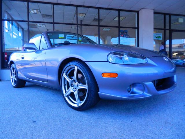 Mazda MX-5 Miata 2004 photo 2