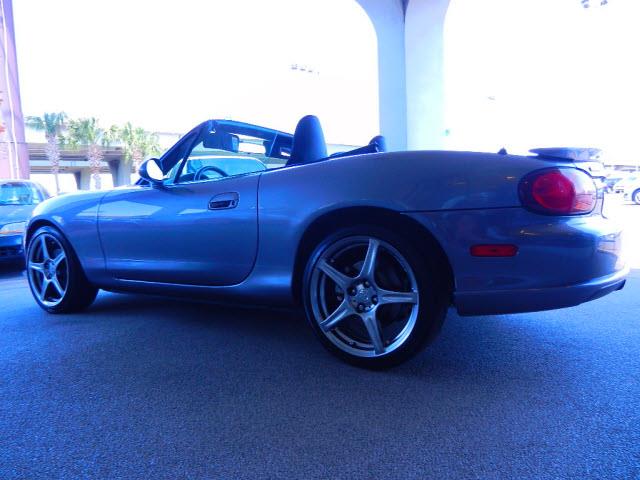 Mazda MX-5 Miata 2004 photo 4