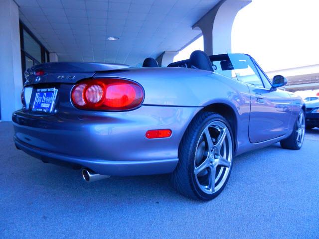 Mazda MX-5 Miata 2004 photo 6