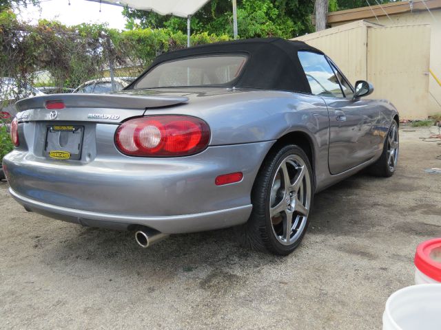 Mazda MX-5 Miata 2004 photo 3