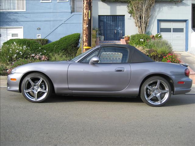 Mazda MX-5 Miata 2004 photo 5