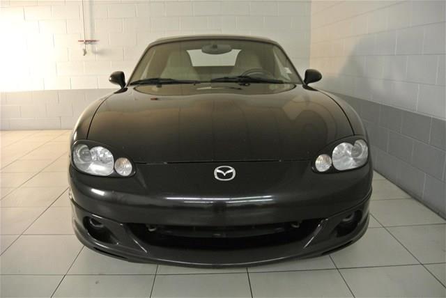 Mazda MX-5 Miata 2004 photo 2