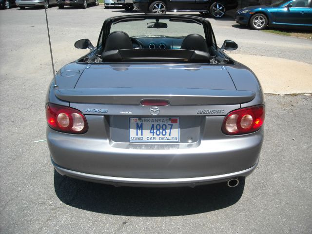 Mazda MX-5 Miata 2004 photo 2