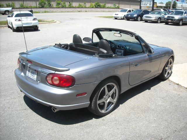 Mazda MX-5 Miata 2004 photo 3