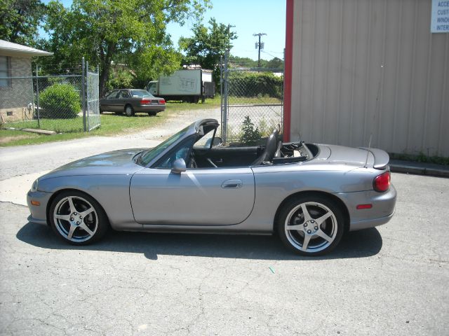 Mazda MX-5 Miata 2004 photo 4