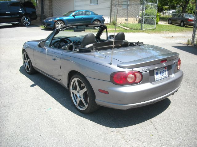 Mazda MX-5 Miata 2004 photo 6