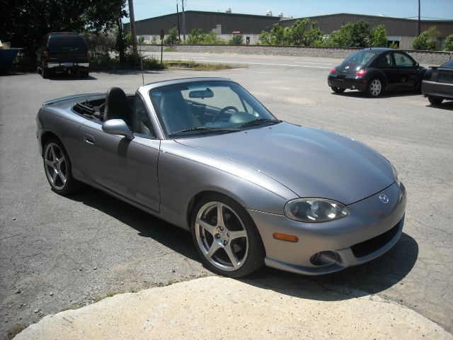 Mazda MX-5 Miata 2004 photo 8