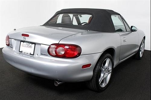 Mazda MX-5 Miata 2005 photo 2