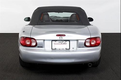 Mazda MX-5 Miata 2005 photo 3