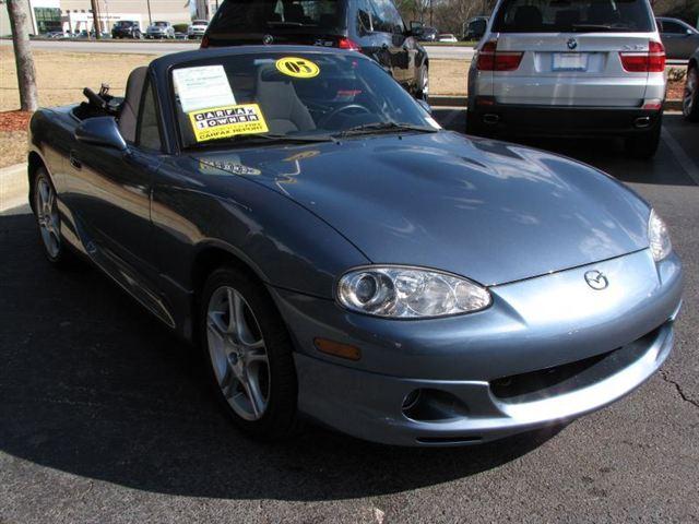 Mazda MX-5 Miata 2005 photo 2