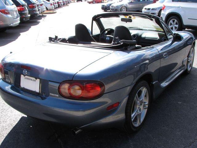 Mazda MX-5 Miata 2005 photo 4