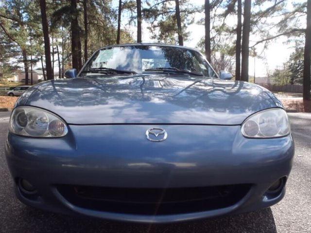 Mazda MX-5 Miata 2005 photo 2