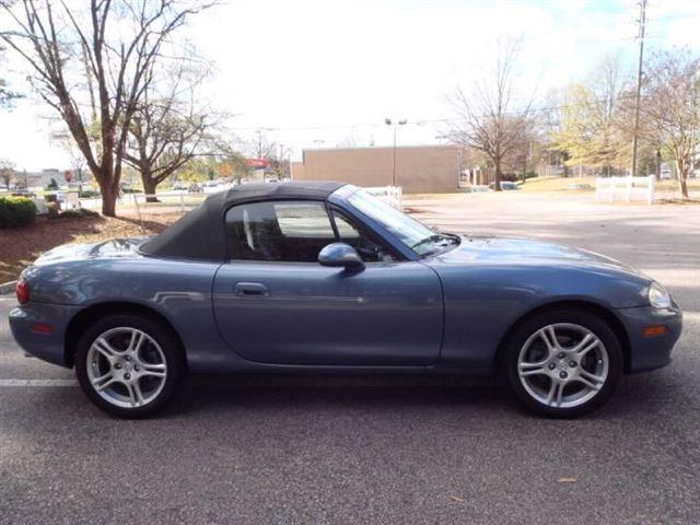 Mazda MX-5 Miata 2005 photo 4