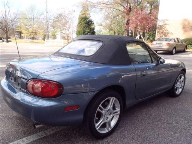 Mazda MX-5 Miata 2005 photo 5