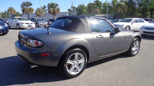 Mazda MX-5 Miata 2006 photo 18