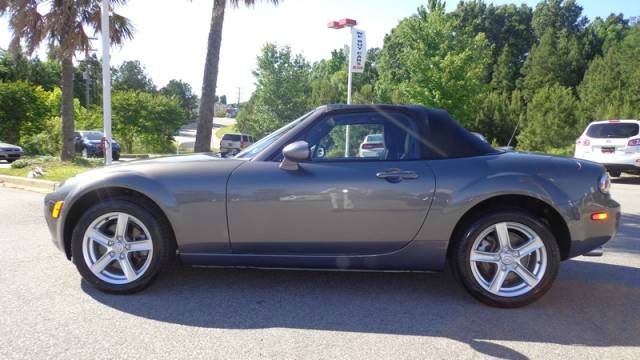 Mazda MX-5 Miata 2006 photo 8