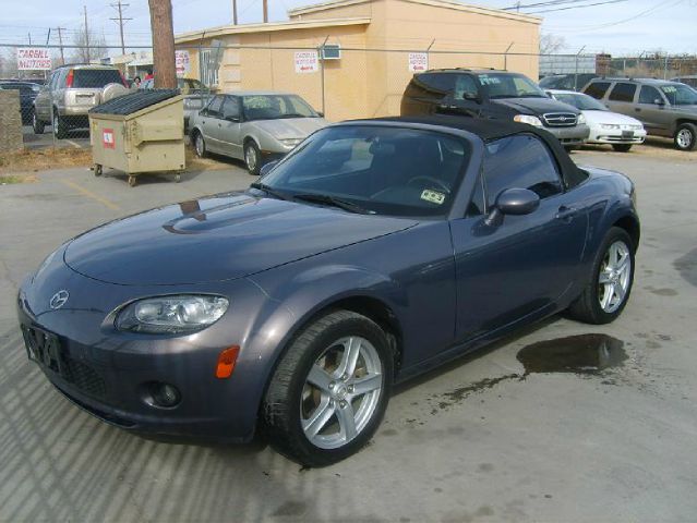 Mazda MX-5 Miata 2006 photo 2