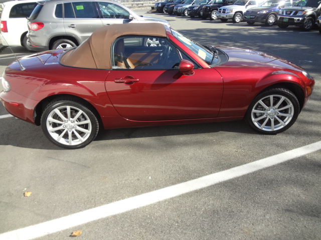 Mazda MX-5 Miata 2006 photo 2