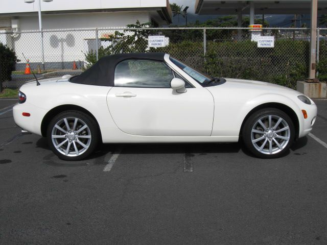 Mazda MX-5 Miata 2006 photo 2