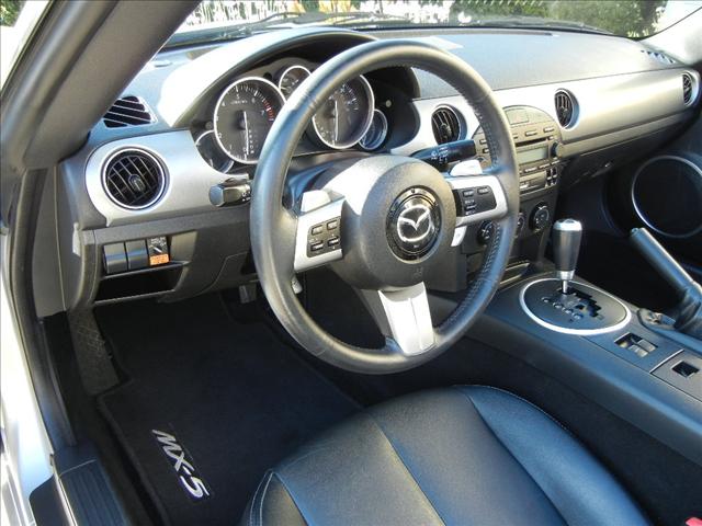 Mazda MX-5 Miata 2006 photo 2