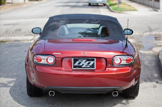 Mazda MX-5 Miata 2006 photo 2