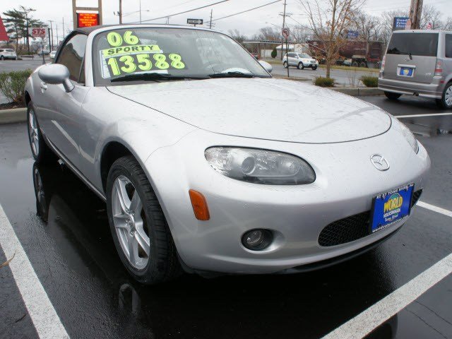 Mazda MX-5 Miata 2006 photo 2