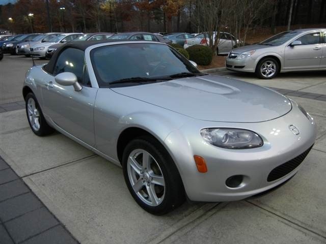 Mazda MX-5 Miata 2006 photo 4