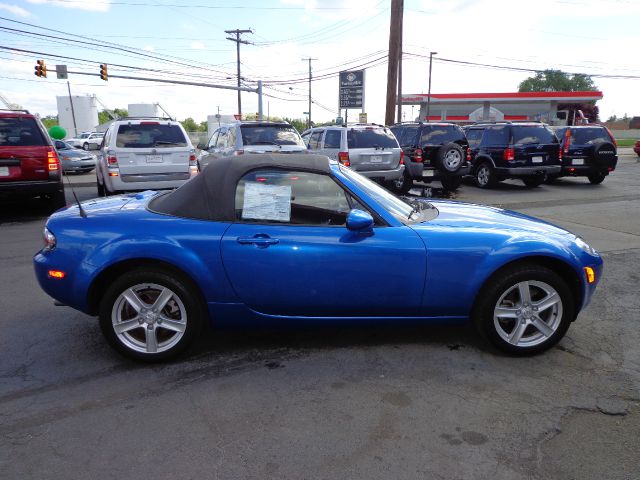 Mazda MX-5 Miata 2006 photo 3