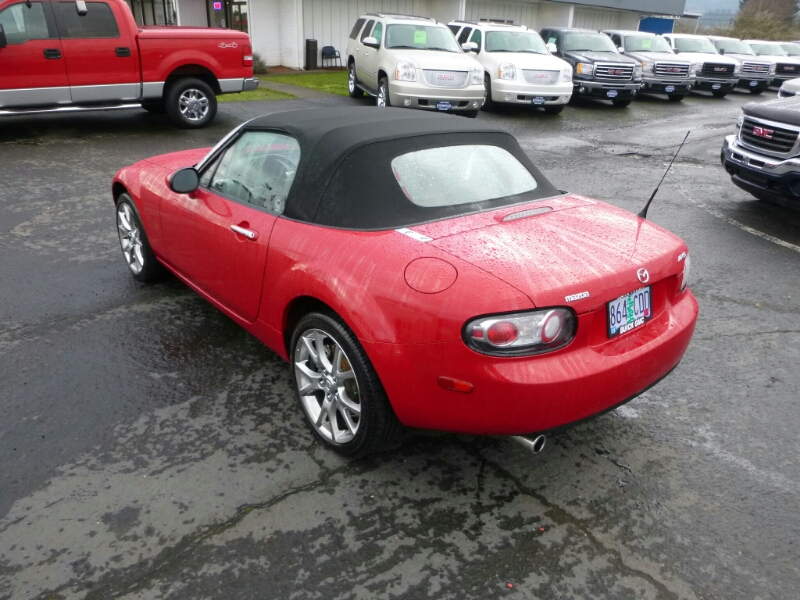 Mazda MX-5 Miata 2006 photo 2