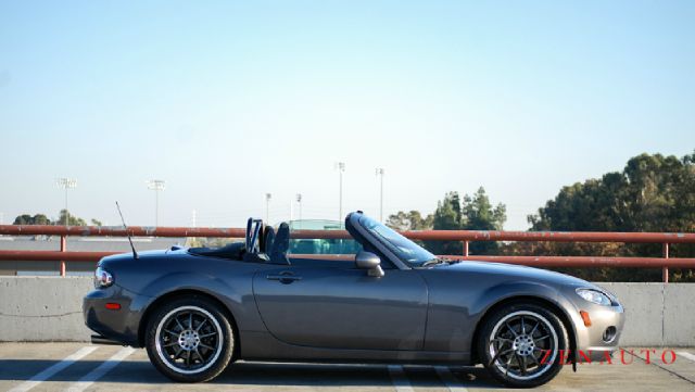 Mazda MX-5 Miata 2006 photo 3