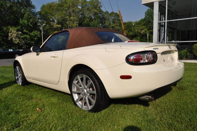 Mazda MX-5 Miata 2006 photo 34