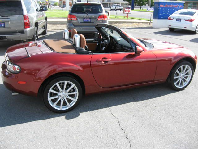 Mazda MX-5 Miata 2008 photo 2