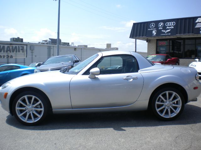 Mazda MX-5 Miata 2008 photo 3