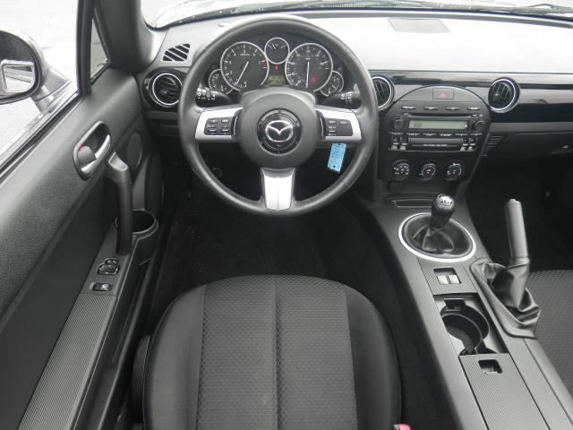 Mazda MX-5 Miata 2008 photo 11