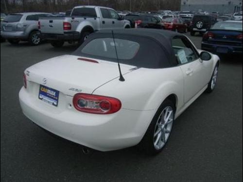 Mazda MX-5 Miata 2009 photo 2