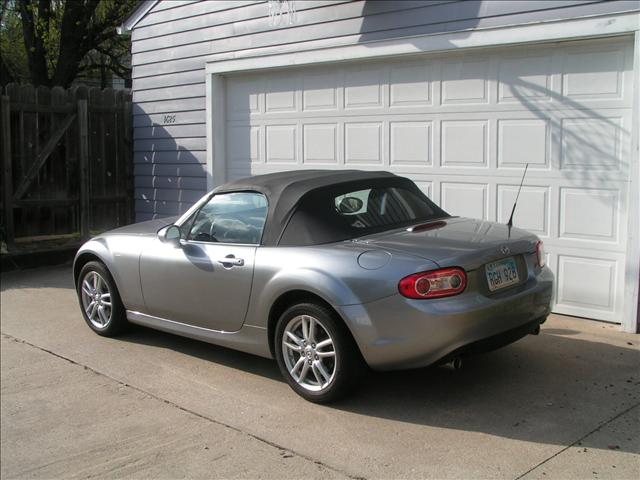 Mazda MX-5 Miata 2010 photo 1