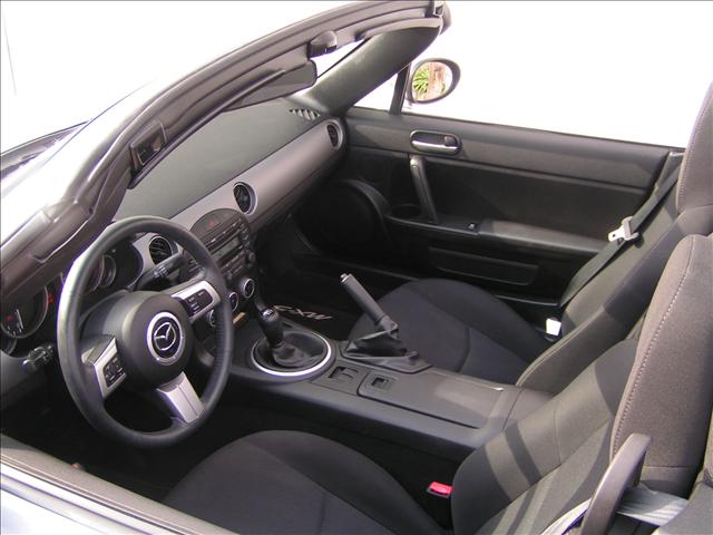 Mazda MX-5 Miata 2010 photo 2