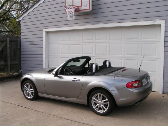 Mazda MX-5 Miata 2010 photo 3