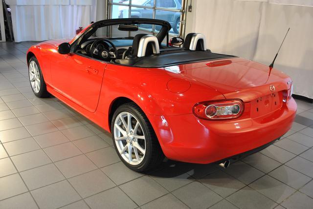 Mazda MX-5 Miata 2010 photo 2